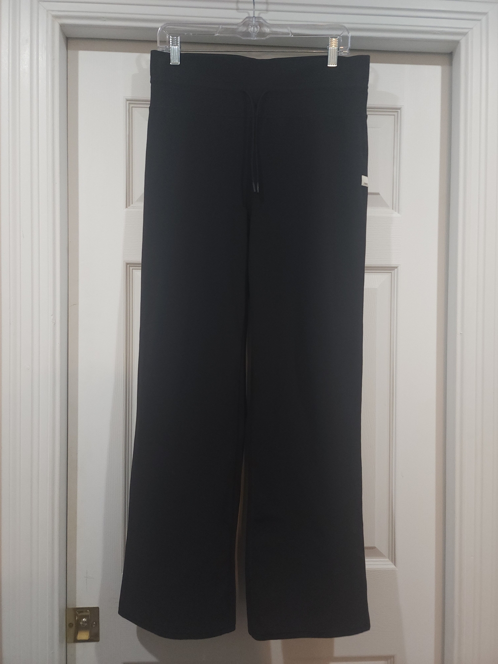Vuori Black Wide-Leg Drawstring Pants - Picture 3 of 10